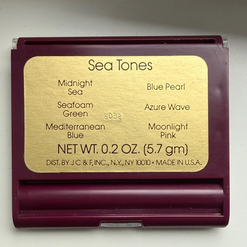 Jordache‎ Sea Tones Eyeshadow Palette – New Vintage Makeup Blues & Greens
